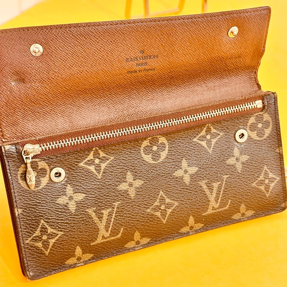 Louis Vuitton Brown Monogram Clutch wallet with chain - Picture 5 of 15